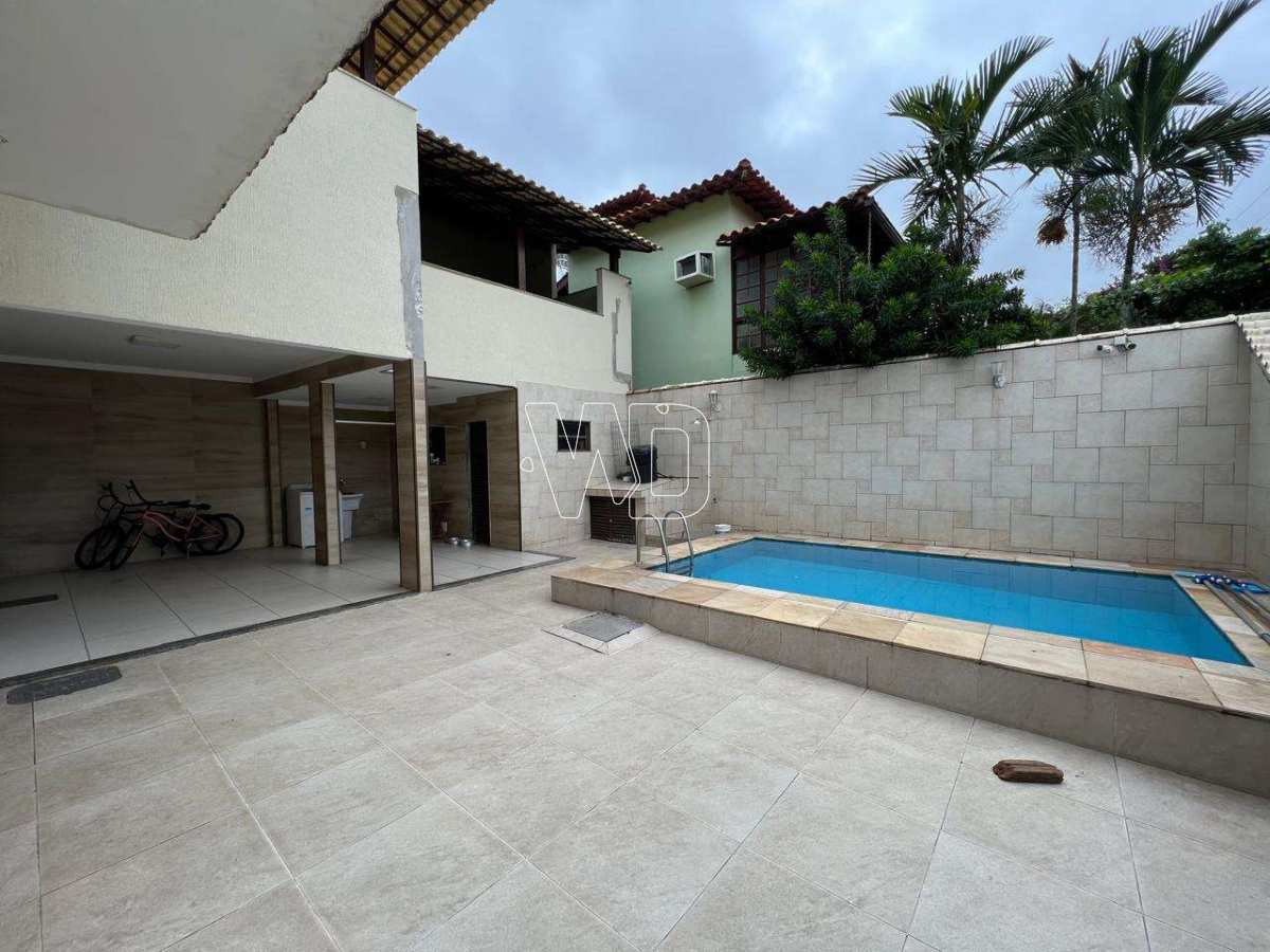 Casa de esquina - Av. Acurcio Torres - Piratininga