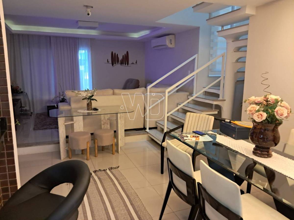 VENDO linda casa dentro de bom condomínio em Itaboraí