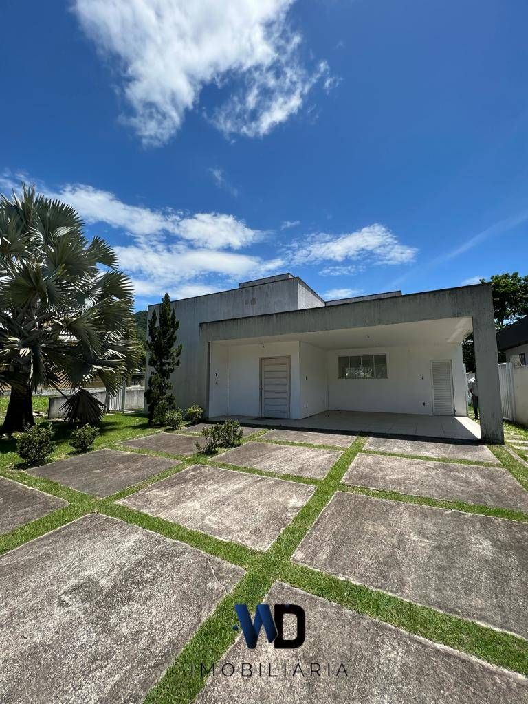 Casa de condomínio com 3 quartos, 600m², à venda em Maricá, Ubatiba