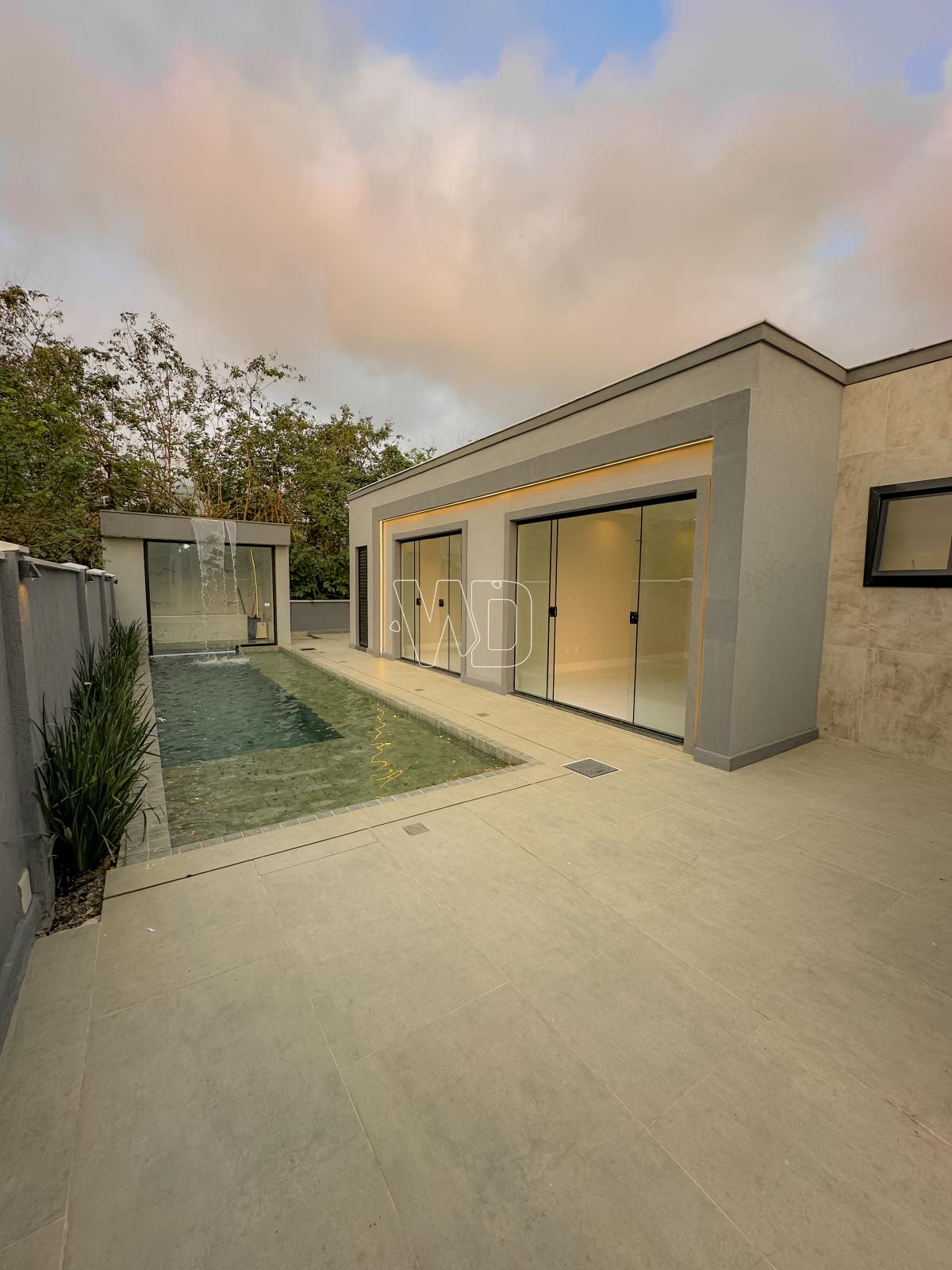 Espetacular casa com 03 suítes pronta para morar!