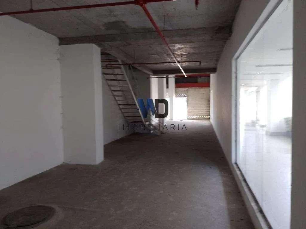 Loja com mezanino na Avn. 22 de Maio em Itaborái