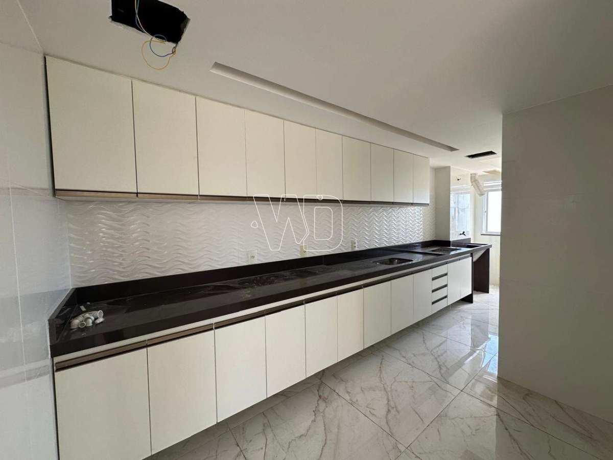Reformado  4 quartos barato com 2 vagas